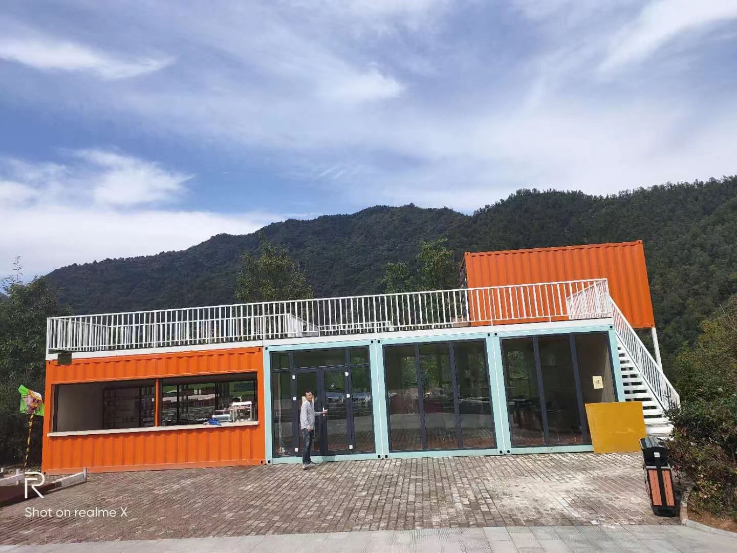 港務(wù)集團(tuán)集裝箱