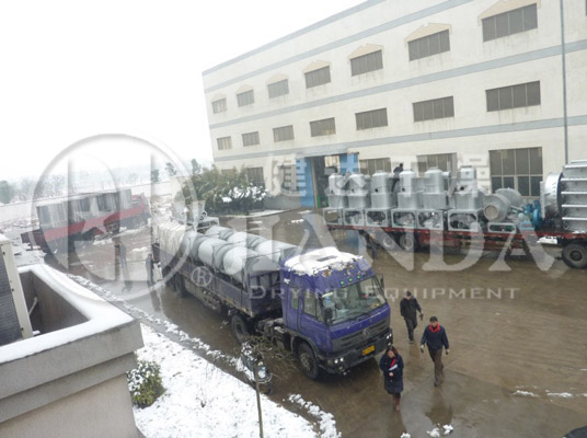 SZG系列雙錐回轉(zhuǎn)真空干燥機(jī)